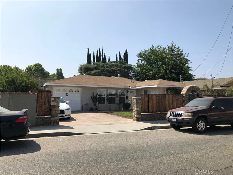22812 15th, Newhall, CA 91321