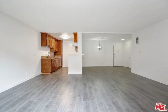 855 Victor Avenue 210, Inglewood, CA 90302
