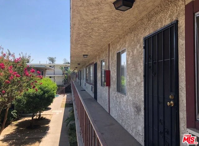 8800 Cedros #219, Panorama City, CA 91402