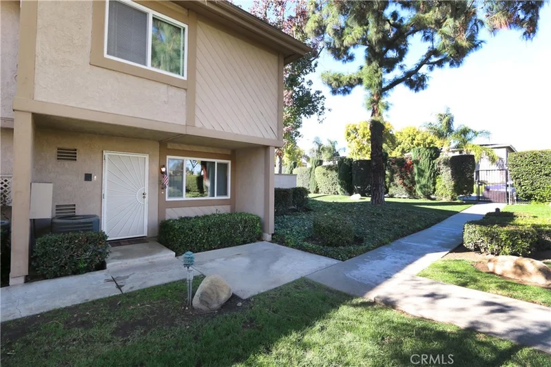 548 Diamond, Upland, CA 91786