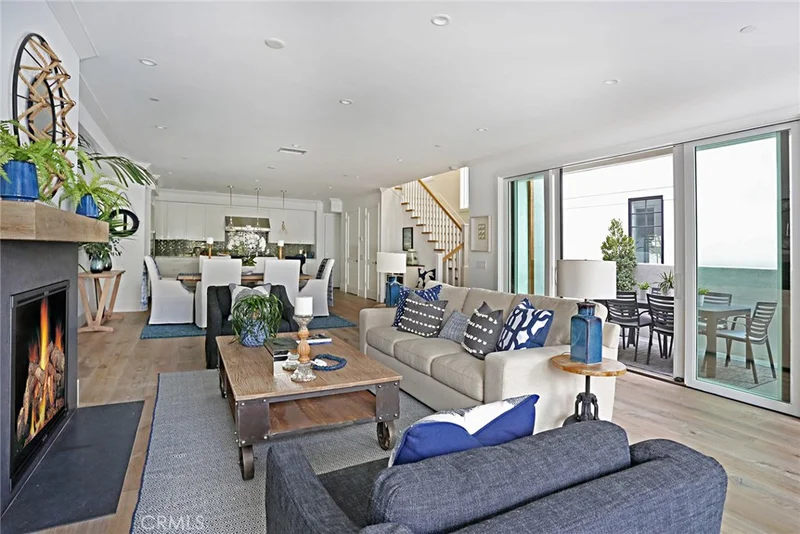 125 Ruby Avenue, Newport Beach, CA 92662