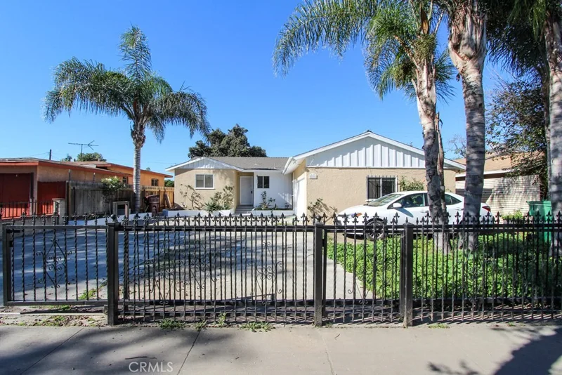 618 Raitt, Santa Ana, CA 92703