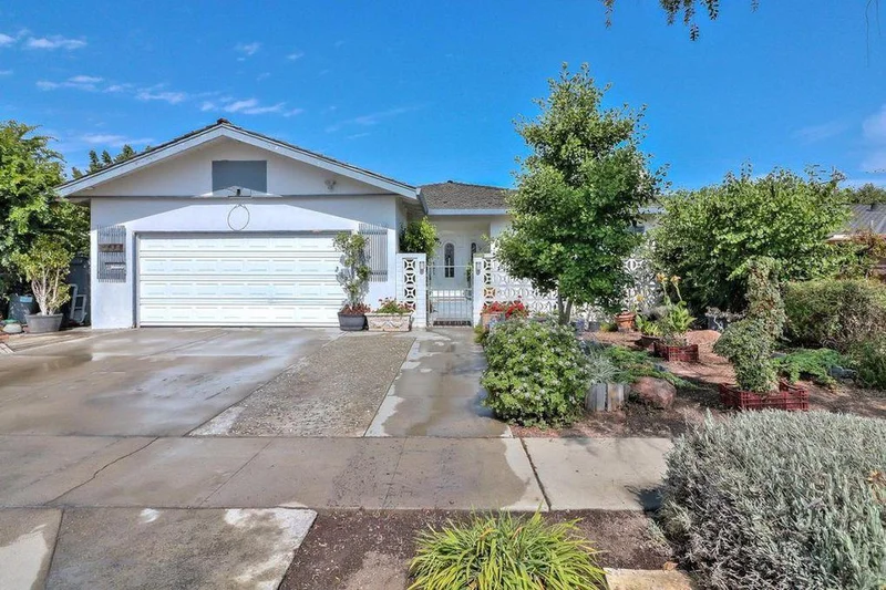1132 San Marcos, Salinas, CA 93901