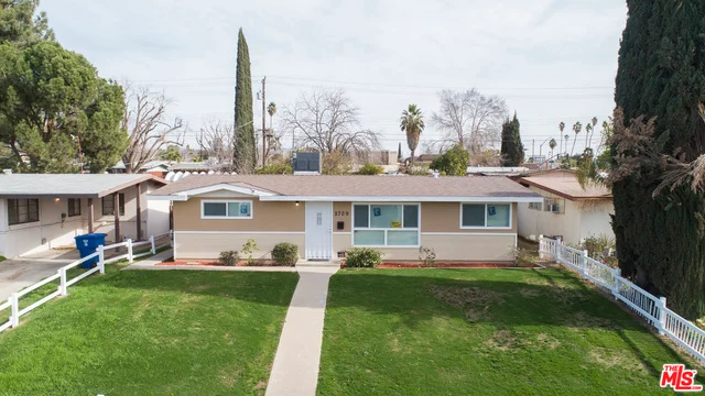 2709 Fordham St., Bakersfield, CA 93305