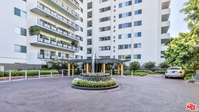 1155 N La Cienega 308, West Hollywood, CA 90069