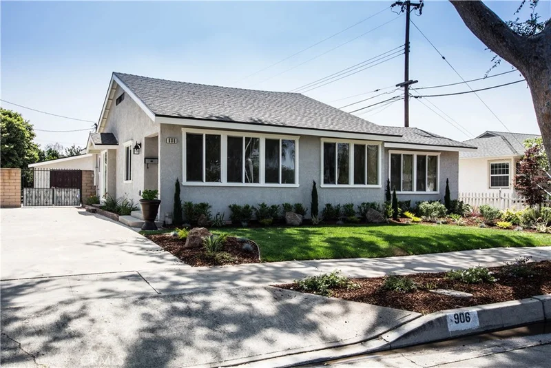 906 Raymond, Fullerton, CA 92831