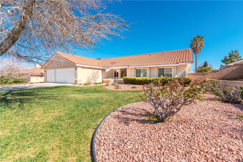 41304 Crispi, Lancaster, CA 93551