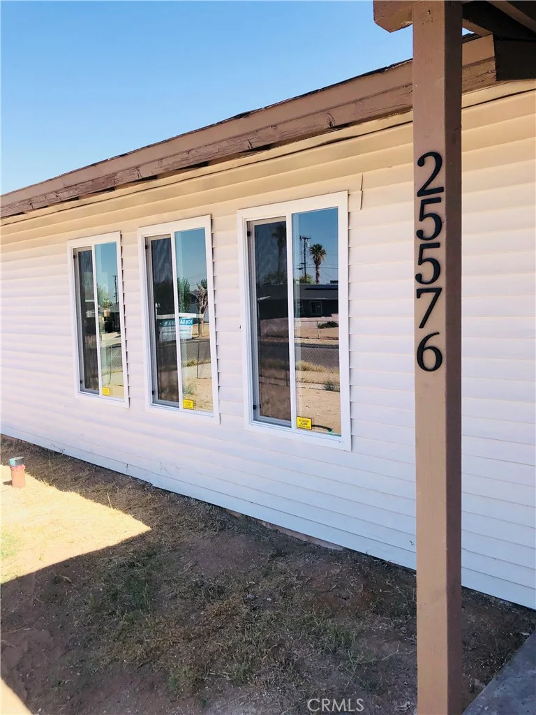 25576 3rd, Barstow, CA 92311