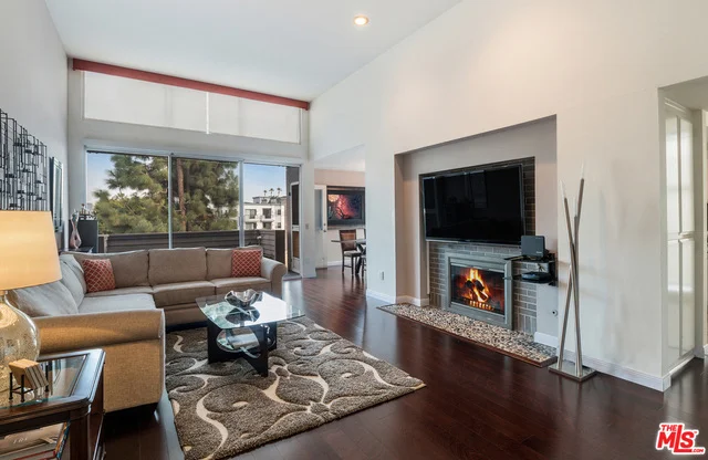 850 Shenandoah #303, Los Angeles, CA 90035