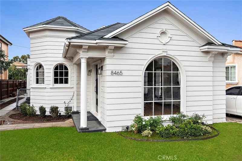 8465 San Carlos, South Gate, CA 90280