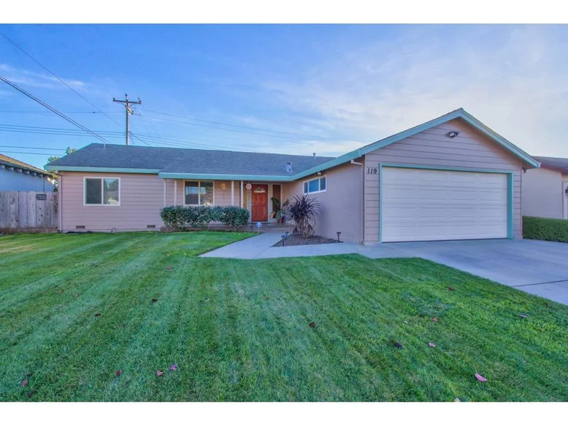 119 Larkspur, Salinas, CA 93906