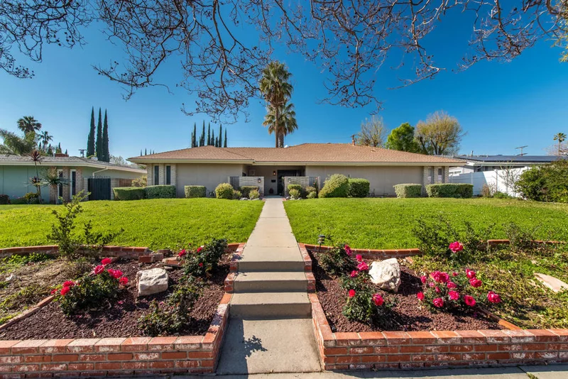 7835 Woodlake, West Hills, CA 91304