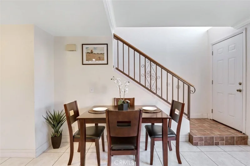 886 Dudley #H, Pomona, CA 91766