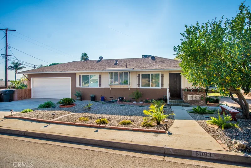 5093 College, Riverside, CA 92505
