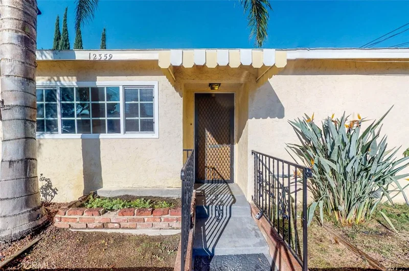 12359 Brookshire, Downey, CA 90242