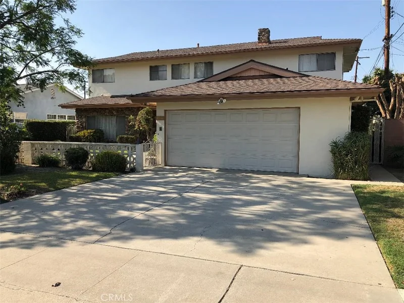 11513 Rives, Downey, CA 90241