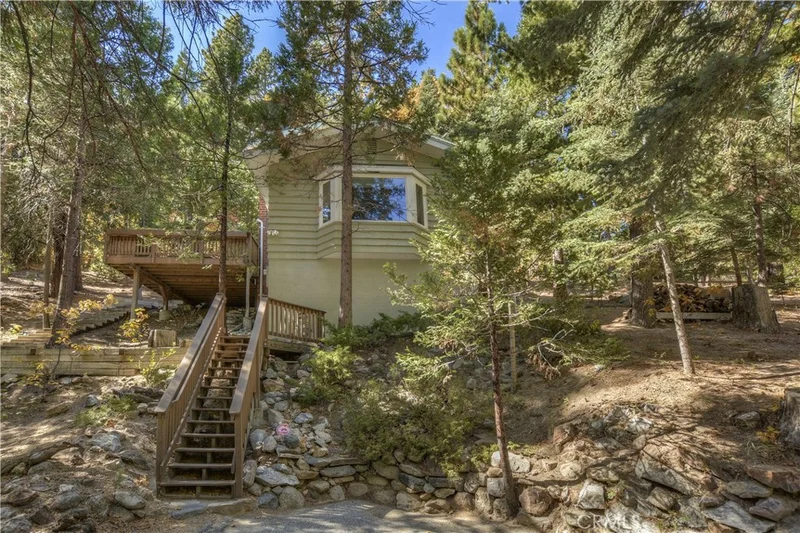 888 Sierra Vista, Twin Peaks, CA 92391