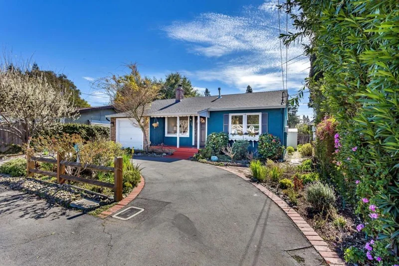 226 Roble, Redwood City, CA 94061