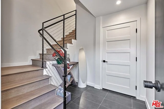 117 Manhattan, Los Angeles, CA 90004