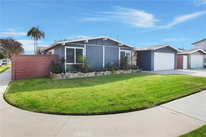8678 Los Altos, Buena Park, CA 90620