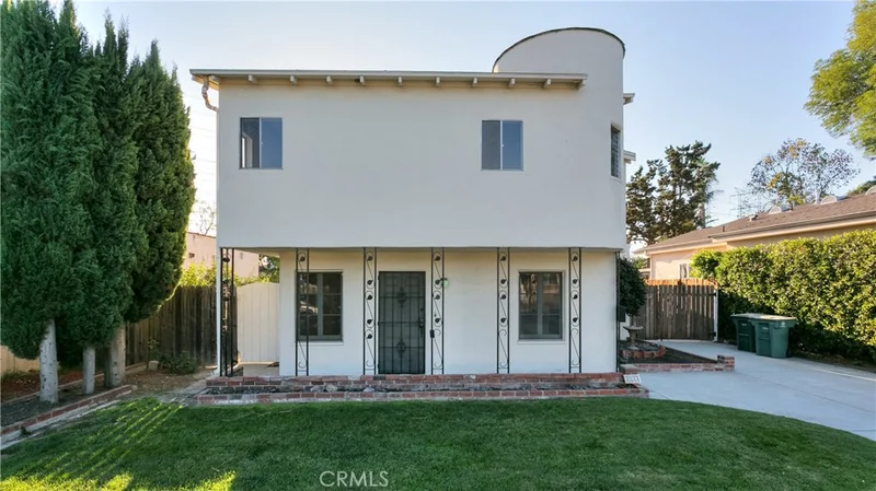 1033 Kenwood, Burbank, CA 91505