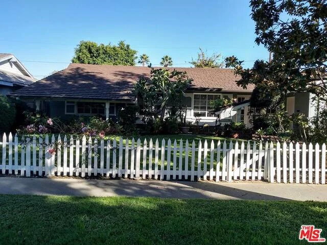 1909 Lyon, Santa Ana, CA 92705