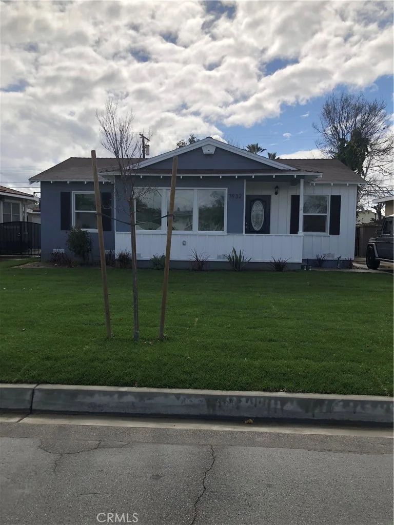 7932 Phlox, Downey, CA 90241