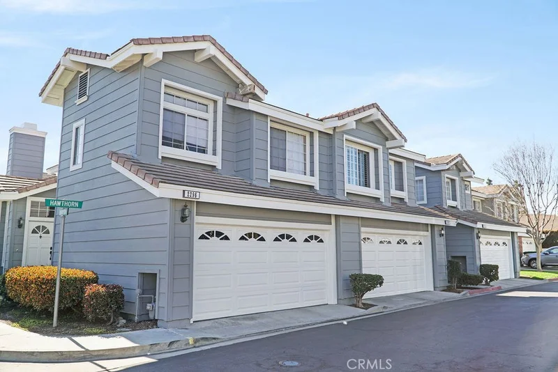 2292 Hawthorne, Tustin, CA 92782