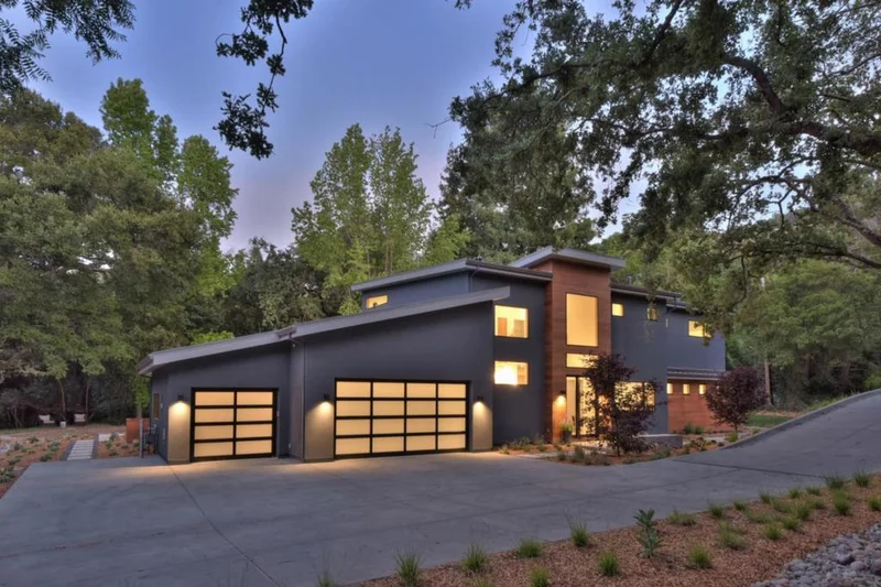 25616 Moody, Los Altos Hills, CA 94022