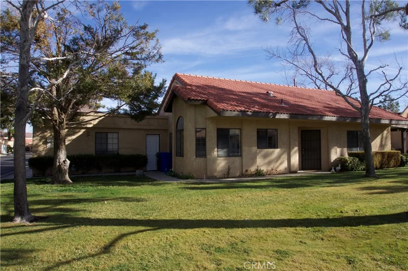 11673 Oak, Apple Valley, CA 92308