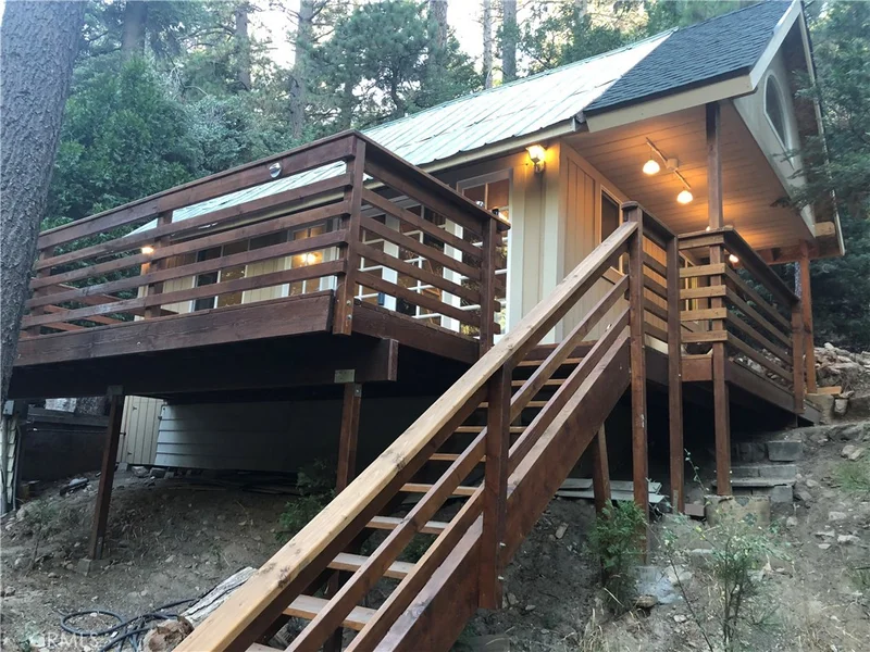 27044 State Hwy 189, Blue Jay, CA 92317