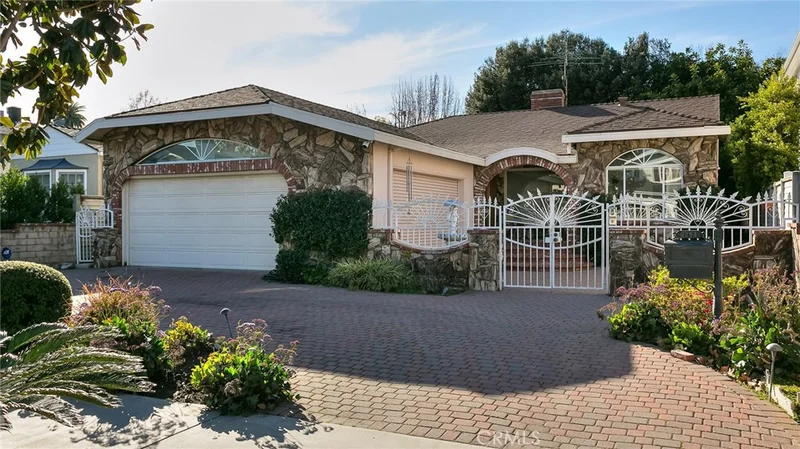 4253 Farmdale, Studio City, CA 91604