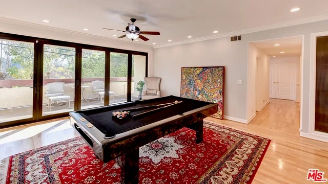 11322 Camarillo Street 103, Toluca Lake, CA 91602