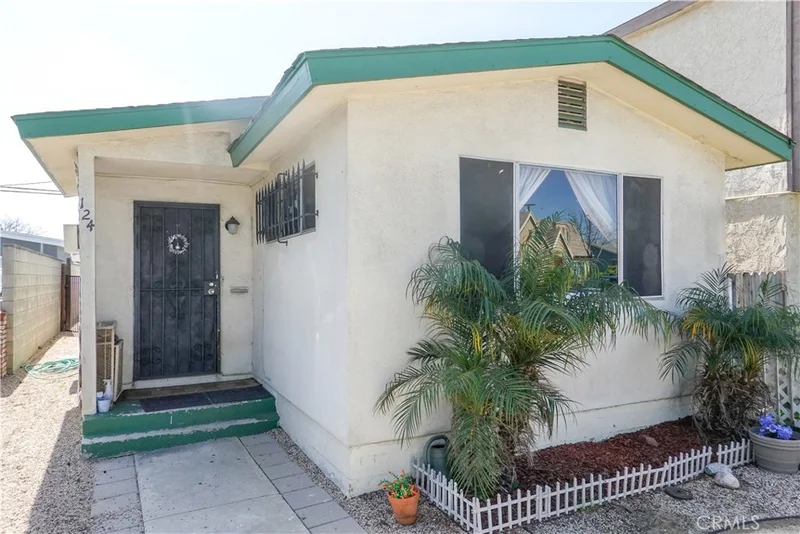 124 67th, Long Beach, CA 90805