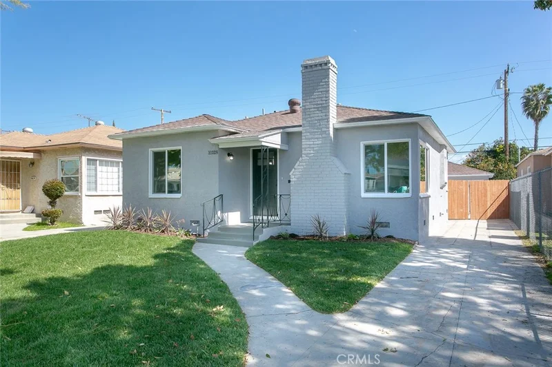 10328 Hunt, South Gate, CA 90280