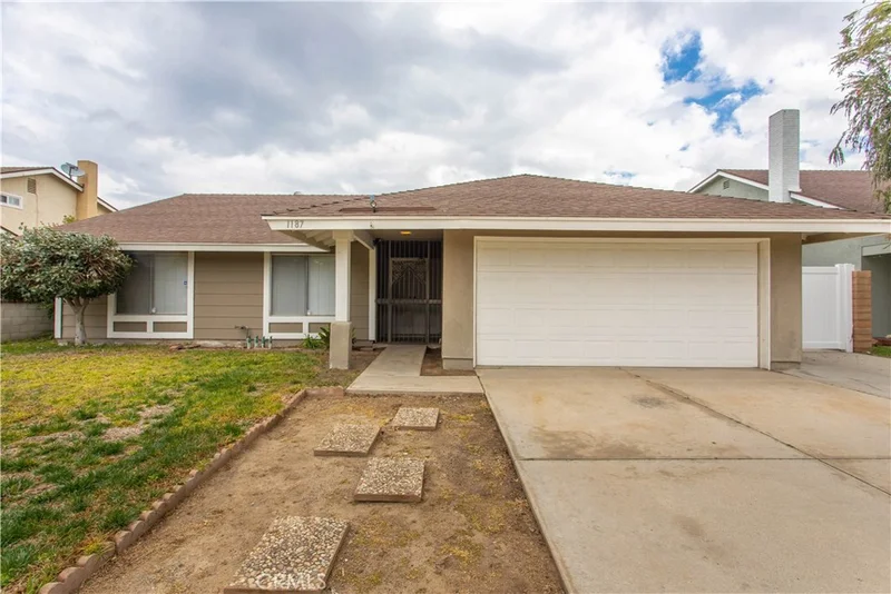 1187 Via Santiago, Corona, CA 92882