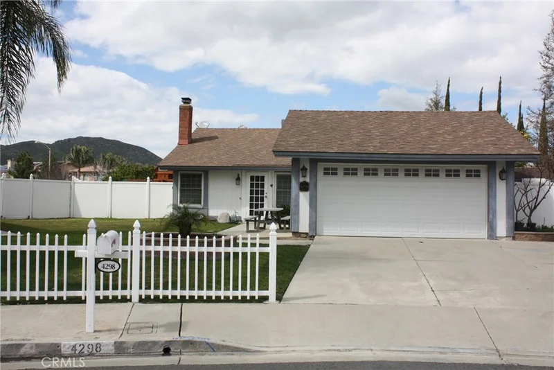 4298 Redstar, Riverside, CA 92505