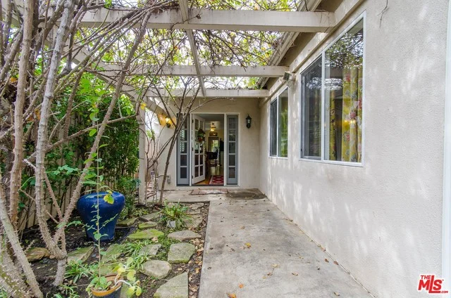 5073 Topanga Canyon, Woodland Hills, CA 91364