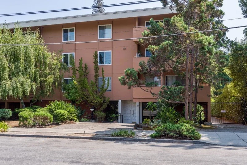 55 Claremont #302, Redwood City, CA 94062
