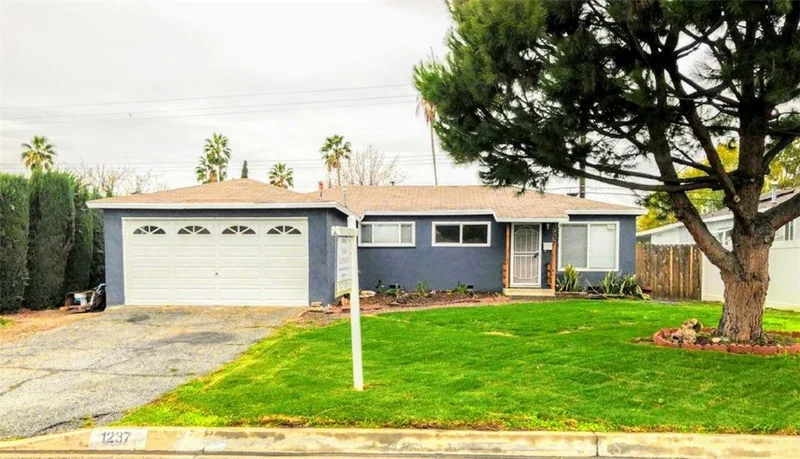 1237 Valley Center, Glendora, CA 91740