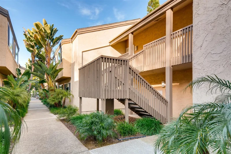 8515 Villa La Jolla Drive G, La Jolla, CA 92037