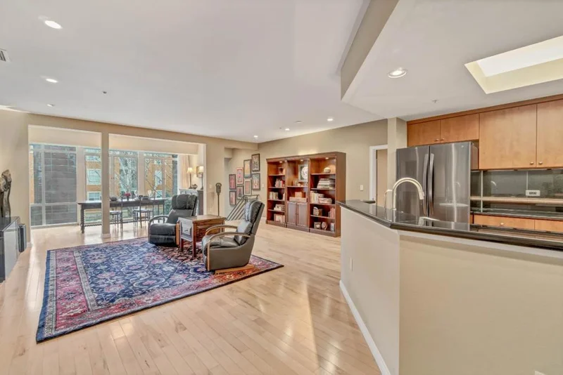 46 Julian #231, San Jose, CA 95110