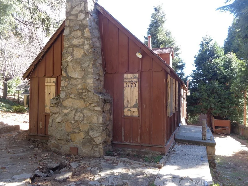 1177 Bear Springs, Rimforest, CA 92378