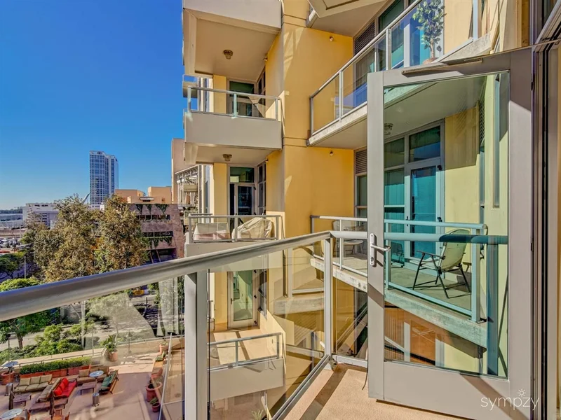 253 10th #628, San Diego, CA 92101