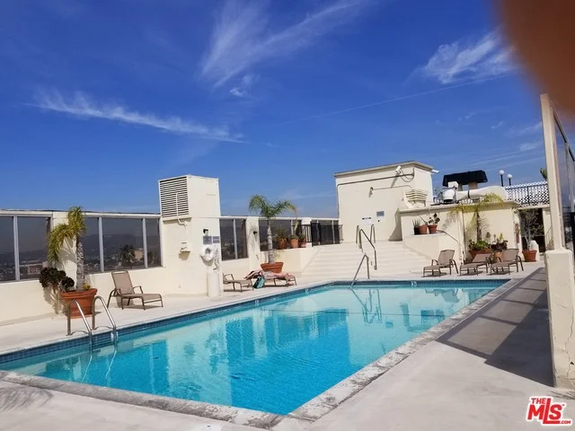 421 La Fayette Park #210, Los Angeles, CA 90057