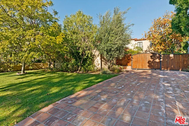 1236 Camden, Los Angeles, CA 90035
