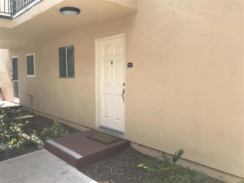 463 Ballantyne St #33, El Cajon, CA 92020