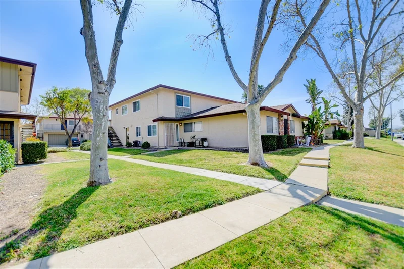 8841 Mission Greens Rd #2, Santee, CA 92071