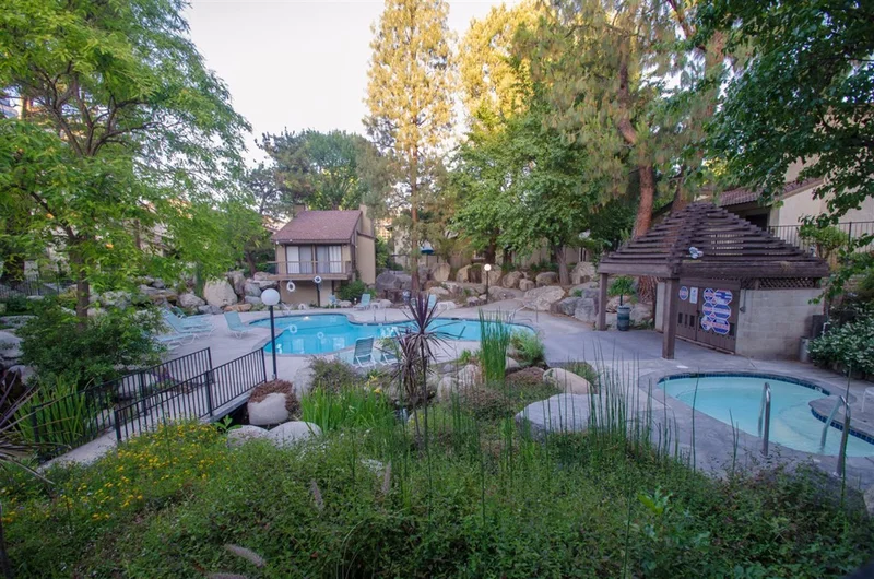 6255 Canoga Ave #17, Woodland Hills, CA 91367