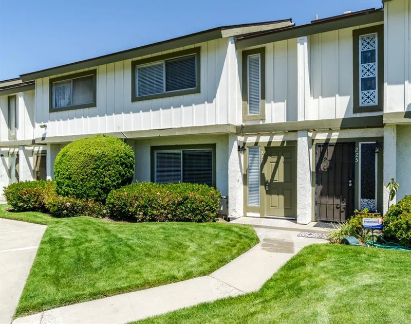 227 Blossom Way, Oceanside, CA 92058